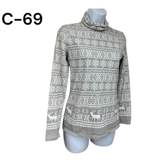 Talbots Tops - Sz XS The Talbots Tee Talbots Turtle Neck Long Sleeve Top Winter Print